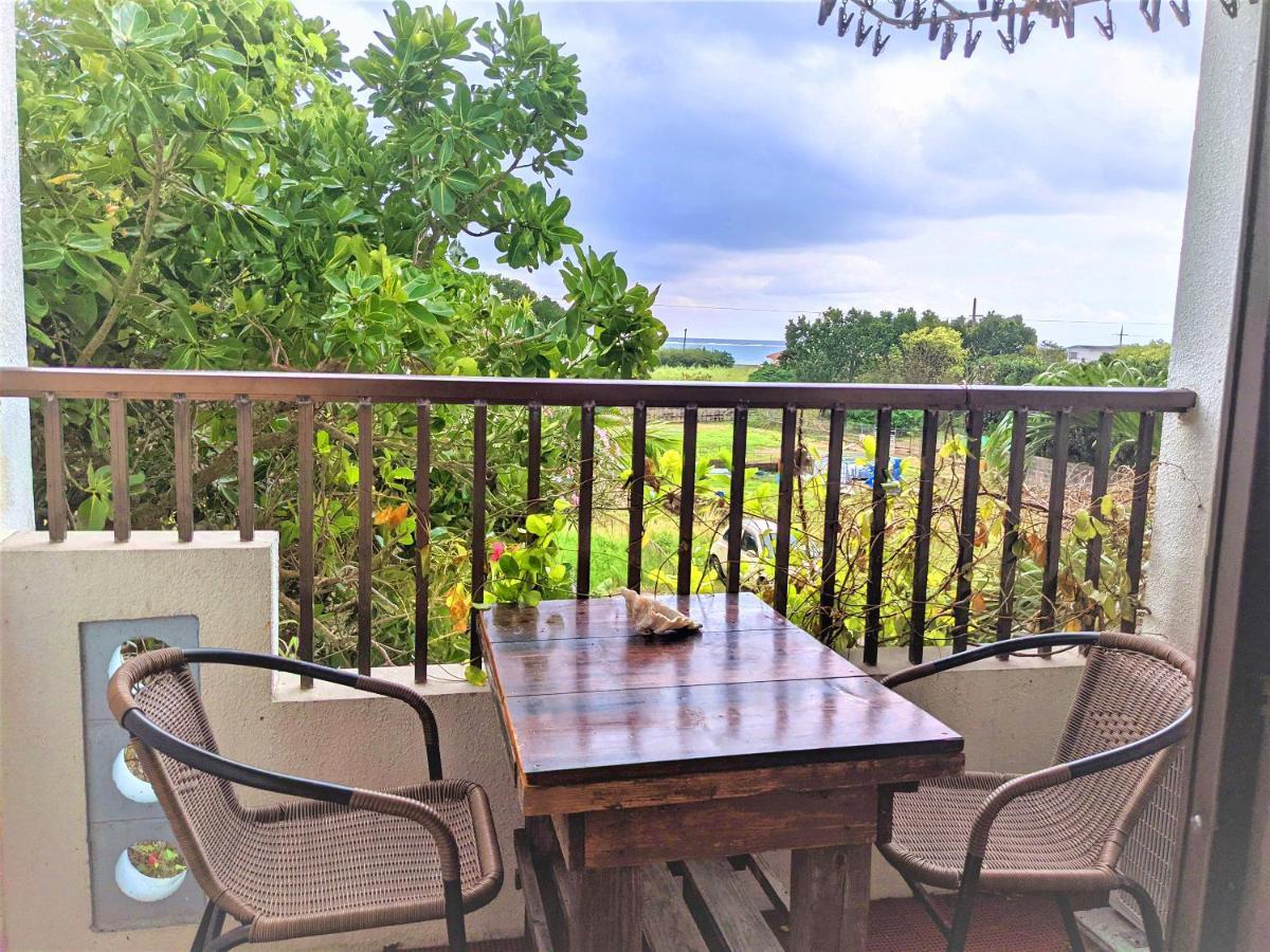 Shiraho Friends House Hotel Ishigaki  Exterior photo